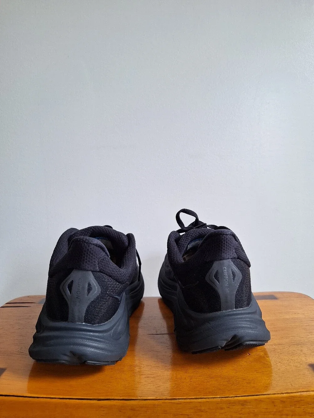Hoka Clifton 10 Women's Black/Black Size 8B - Picture 3 of 14